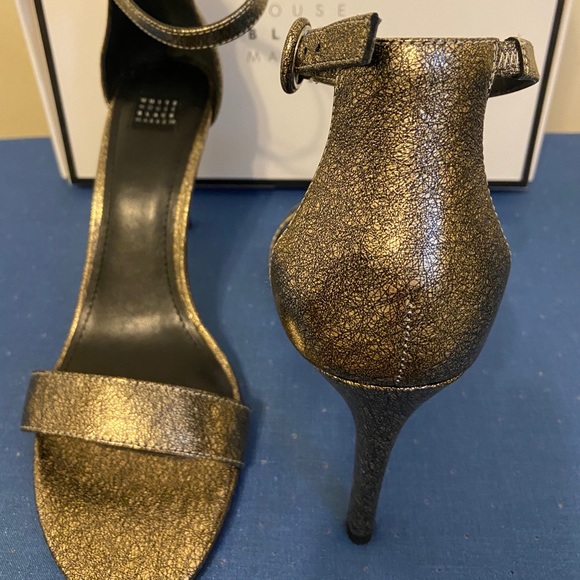 Sandals - Picture 2 of 3